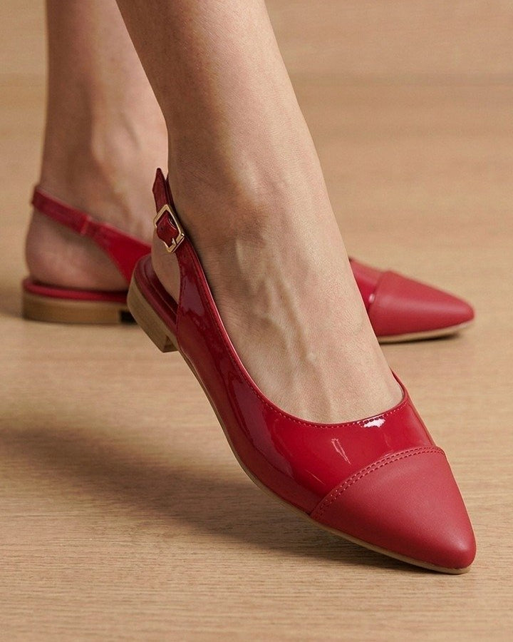 00408 BALERINAS TIPO SLIGBACK CON TALON DESCUBIERTO CON PUNTA ESTILIZADA Y CORREA TRASERA CON HEBILLA AJUSTABLE