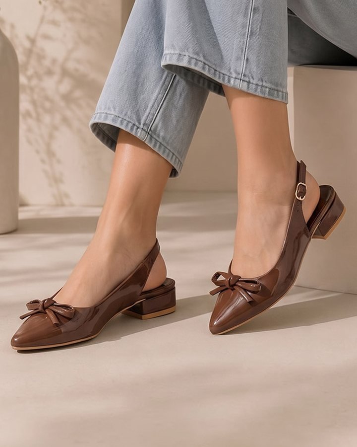 60458 ZAPATILLA DESTALONADA DE TACÓN DELGADO CON MOÑO DECORATIVO Y CORREA AJUSTABLE AL TOBILLO