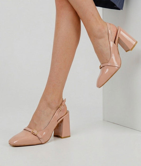 60442 Zapatillas de tacón grueso elegantes con tira y hebilla en el empeine con punta semi cuadrada