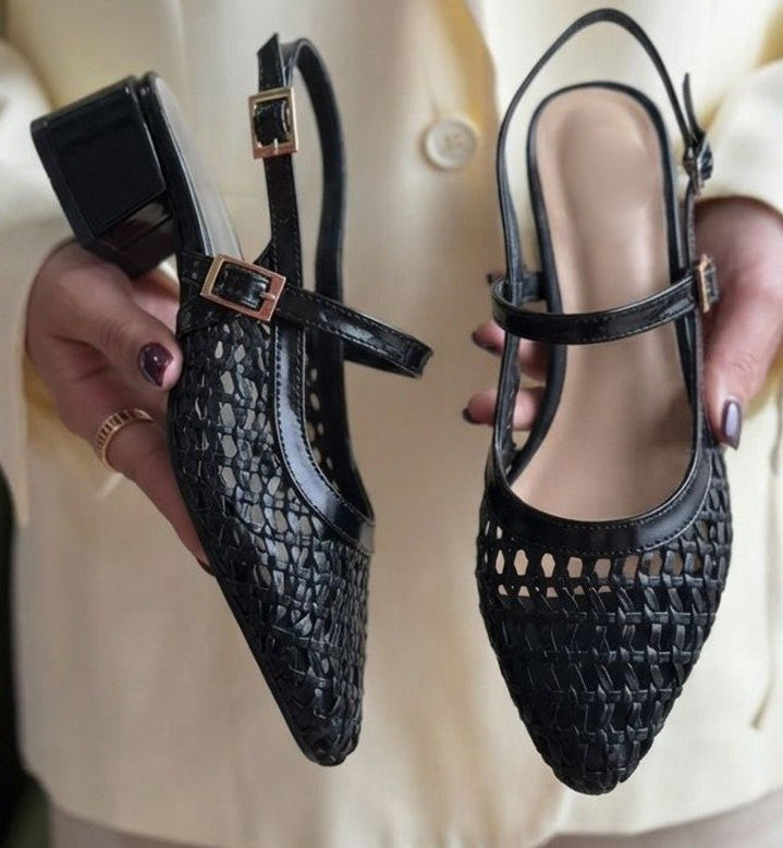 00350 Zapatilla de tacón bajo con diseño destaponado chinela tejida tipo artesanal con punta fina