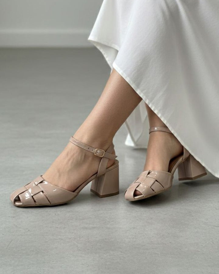 10082 ZAPATILLAS BAJAS MAQUILLAJE DE CHAROL CON DISEÑO ELEGANTE DE TIRAS CRUZADAS PUNTA SEMI CUADRADA