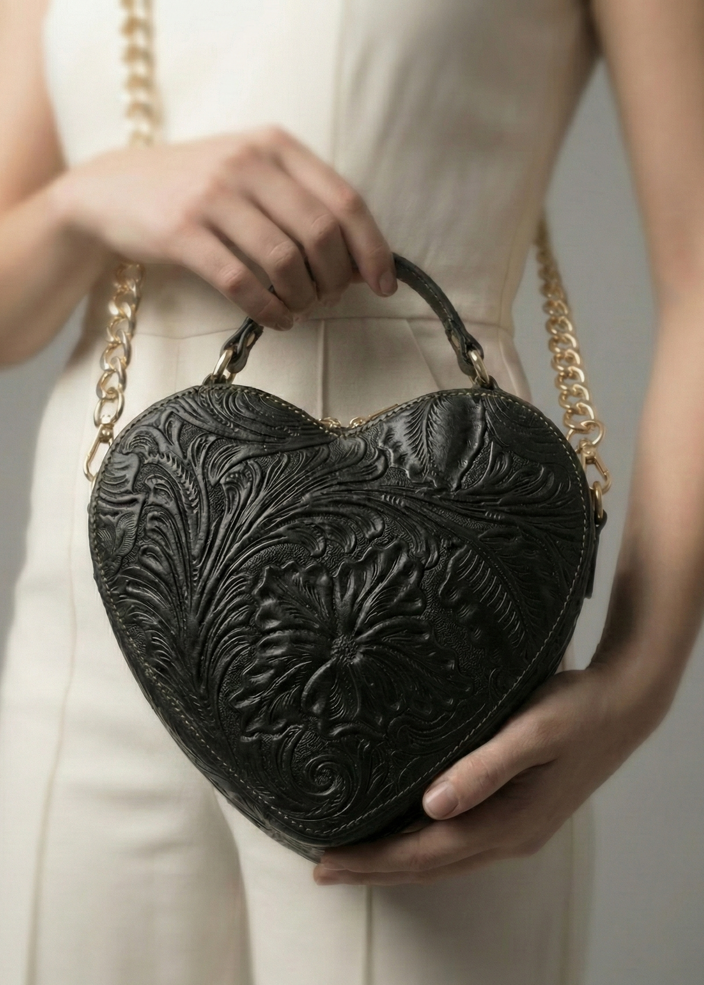 Bolsa Corazón Negro Cadena