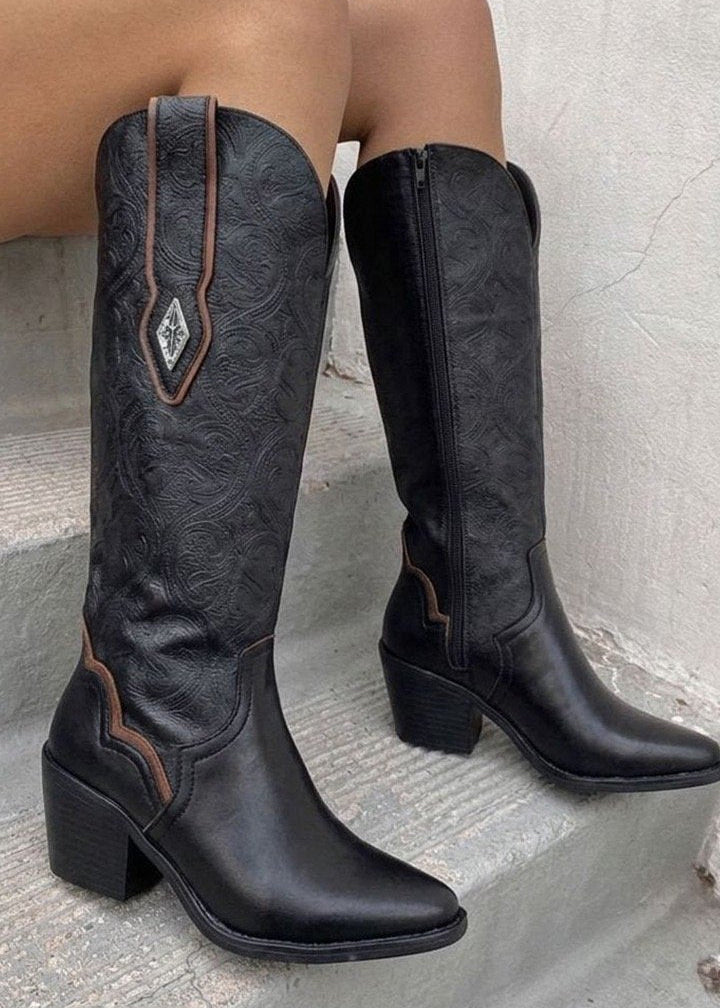00101 BOTAS VAQUERAS LARGAS HASTA LA RODILLA COLOR NEGRO CON DISEÑO GRABADO CIERRE LATERAL TACON ANCHO Y BAJO COMODOS Y RESISTENTESCamel