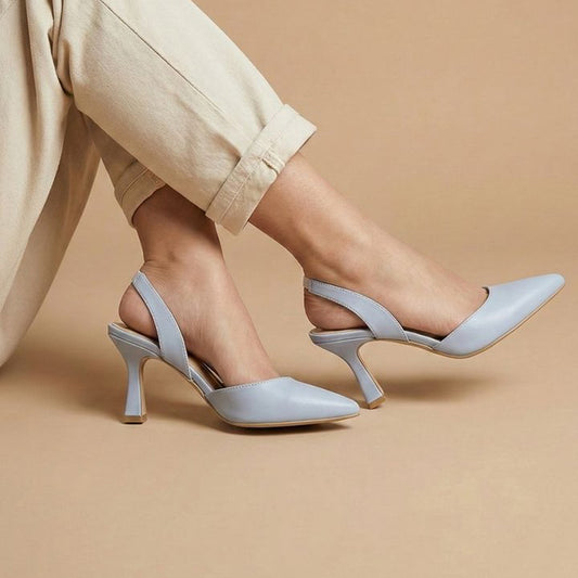 00800 ZAPATILLA DE VESTIR EN MATERIAL CHAROL NUBE  DE DAMA PUNTA FINA Y ESTILIZADA CON TAÑON ABIERTO CON TIRA AJUSTABLE