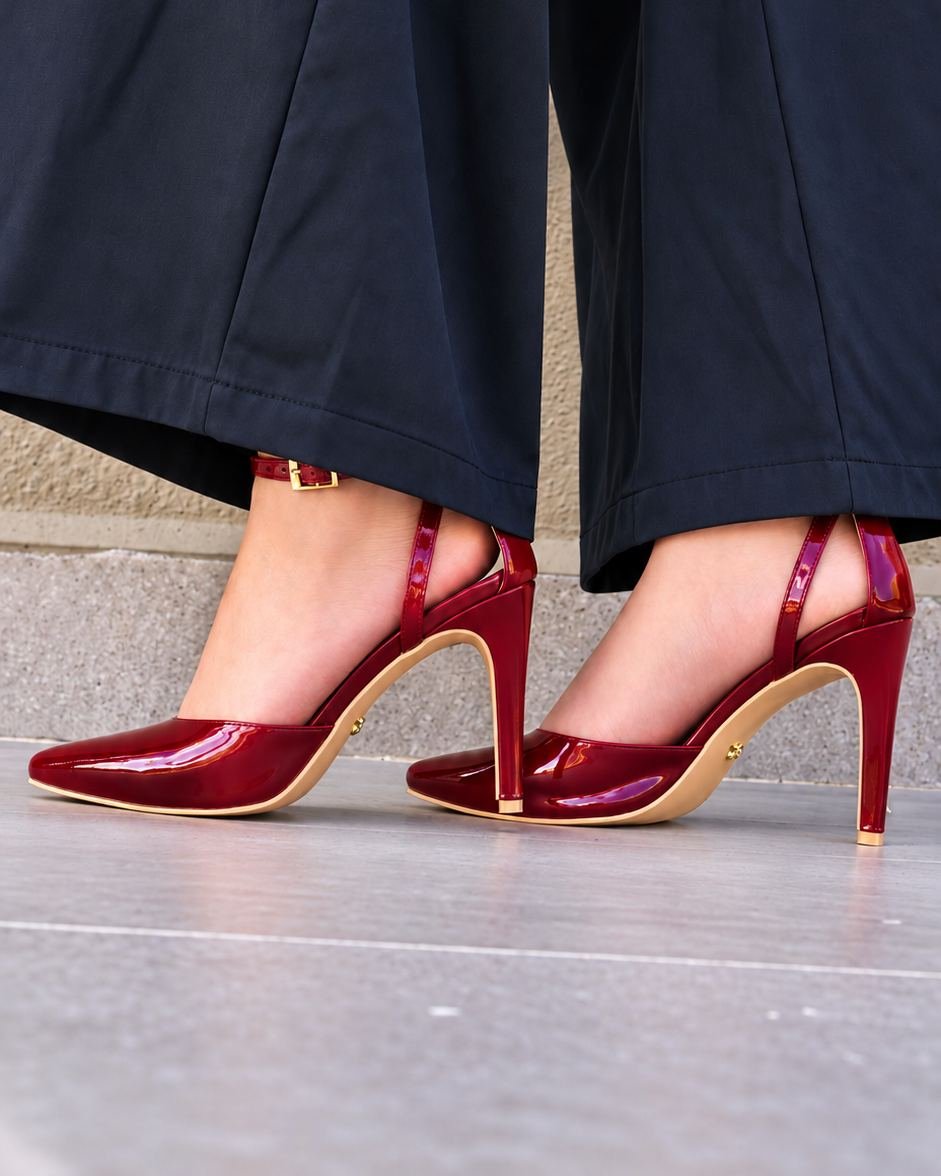 60462 ZAPATILLA SLINGBACK DE CHAROL CON PUNTA AFILADA Y TACÓN DE AGUJA