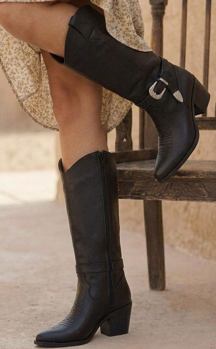 15669 BOTA VAQUERA CASUAL CON DISEÑO LISO Y CORREA CON HEBILLA VAQUERA